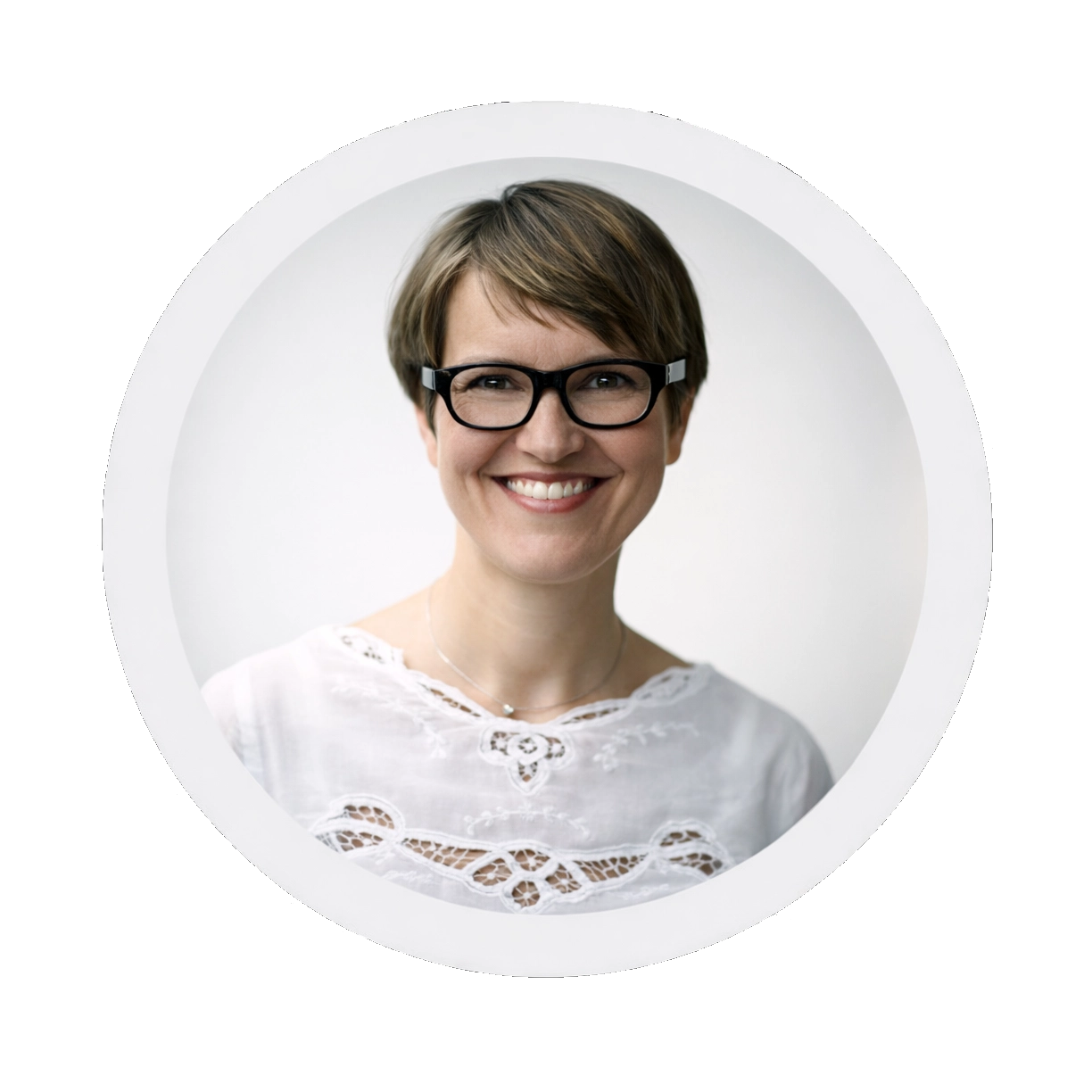 Dr. Andrea Albert-Kiszely